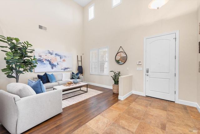 455 Peacock Way, Vacaville, CA 95688