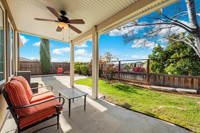 455 Peacock Way, Vacaville, CA 95688