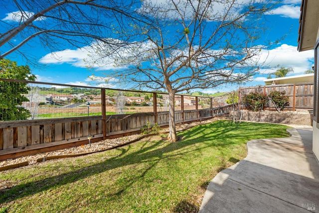 455 Peacock Way, Vacaville, CA 95688