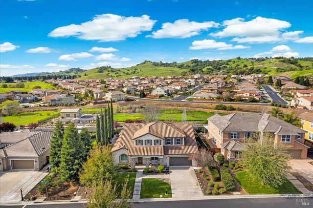 455 Peacock Way, Vacaville, CA 95688