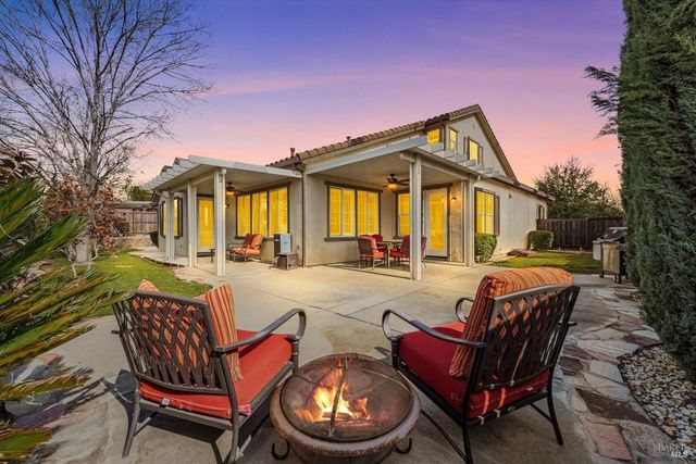 455 Peacock Way, Vacaville, CA 95688