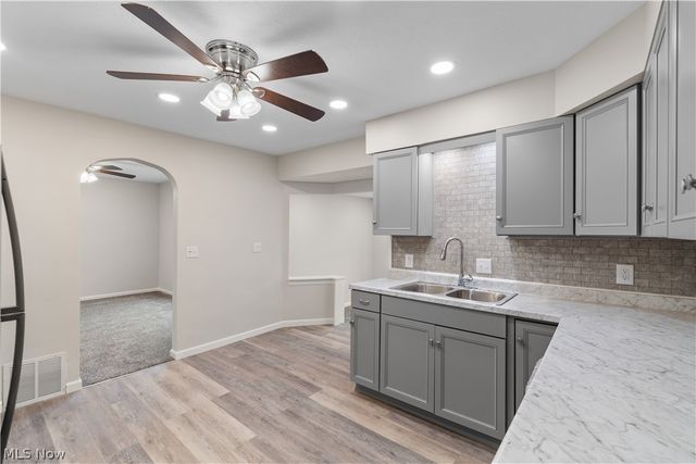 1824 17th Street, Cuyahoga Falls, OH 44223