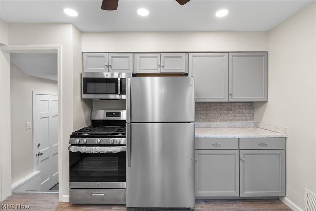 1824 17th Street, Cuyahoga Falls, OH 44223