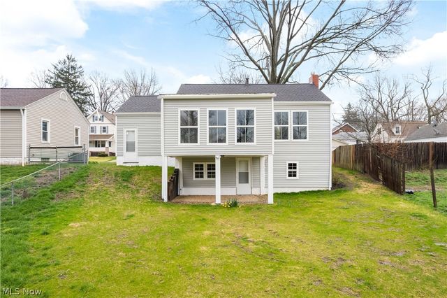 1824 17th Street, Cuyahoga Falls, OH 44223