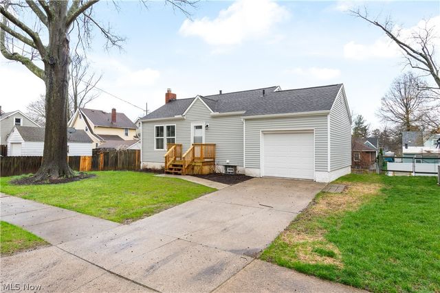 1824 17th Street, Cuyahoga Falls, OH 44223