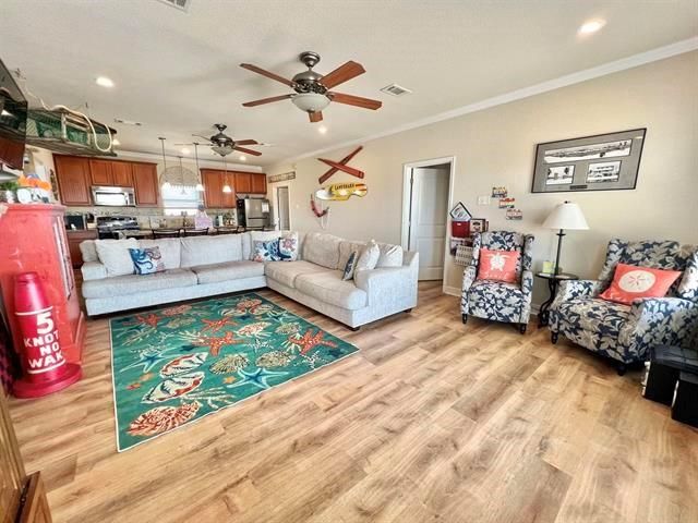 3174 Sea Castle Drive, Crystal Beach, TX 77650