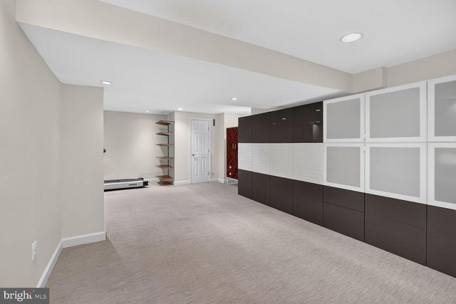 8200 STONE TRAIL DR, Bethesda, MD 20817