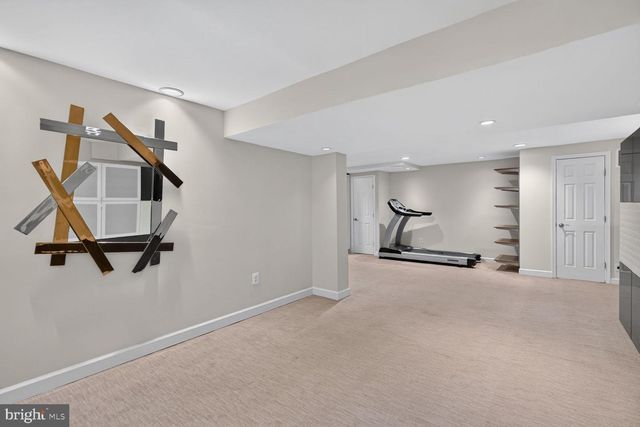 8200 STONE TRAIL DR, Bethesda, MD 20817
