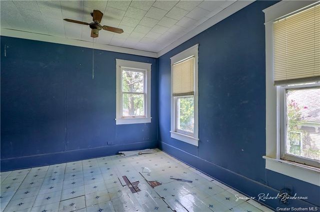 215 W Nezpique Street, Jennings, LA 70546