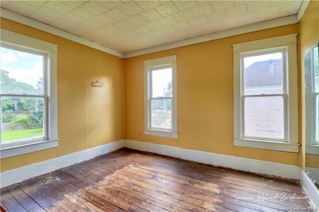 215 W Nezpique Street, Jennings, LA 70546