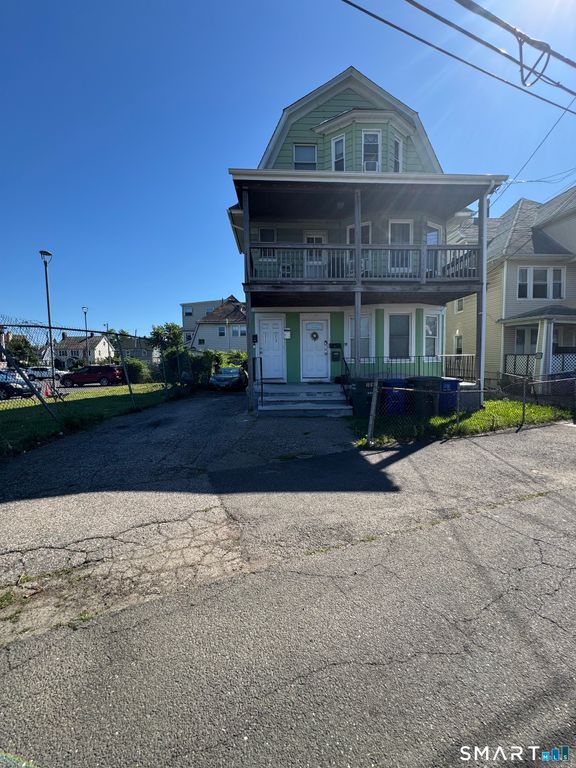 111 Calhoun Place, Bridgeport, CT 06606