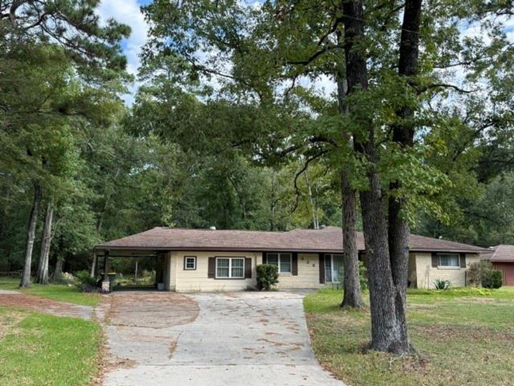 226 Sunset Boulevard, Conroe, TX 77303