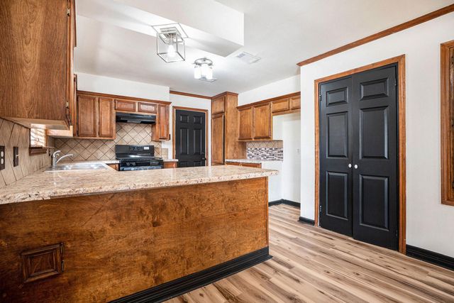 2439 11th Street N, Texas City, TX 77590