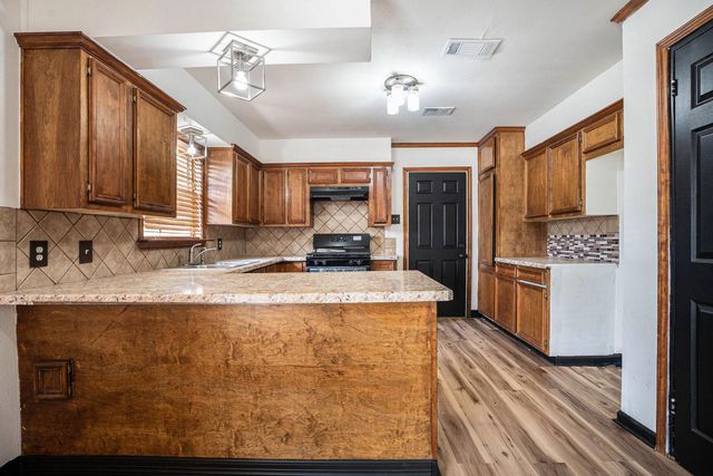 2439 11th Street N, Texas City, TX 77590