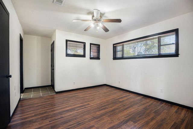 2439 11th Street N, Texas City, TX 77590