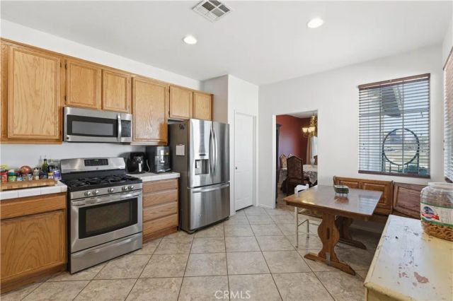 14387 Delicious, Adelanto, CA 92301