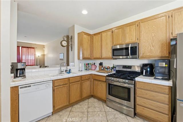 14387 Delicious, Adelanto, CA 92301