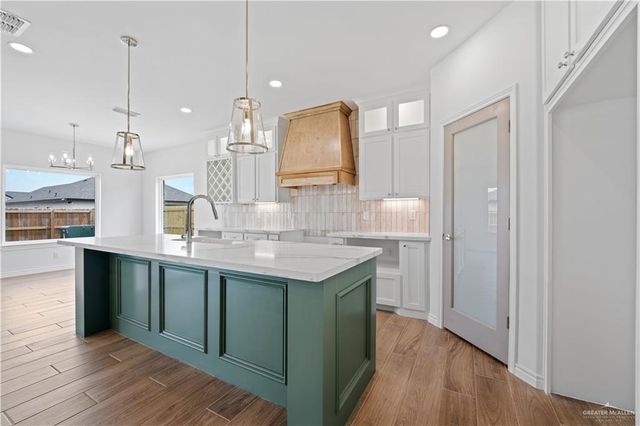 8106 N 49th Lane, Mcallen, TX 78504