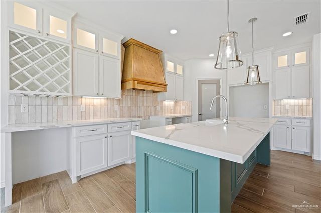 8106 N 49th Lane, Mcallen, TX 78504
