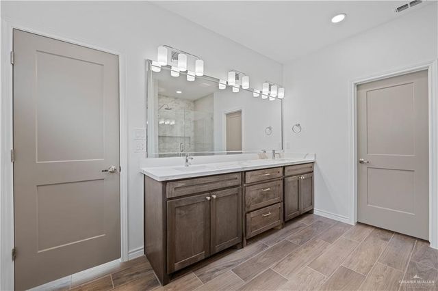 8106 N 49th Lane, Mcallen, TX 78504