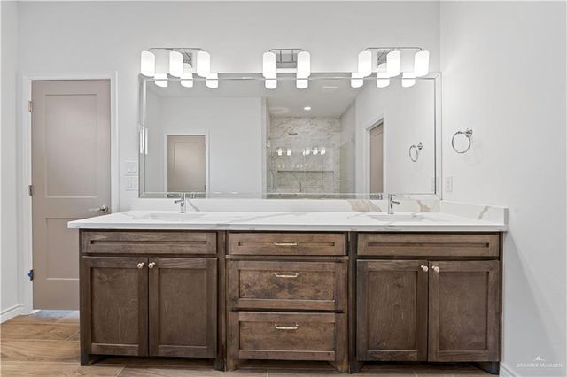 8106 N 49th Lane, Mcallen, TX 78504