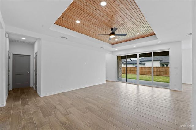 8106 N 49th Lane, Mcallen, TX 78504