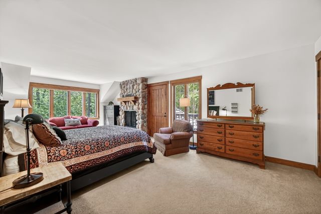 27250 N Meadowoods Lane, Mettawa, IL 60048