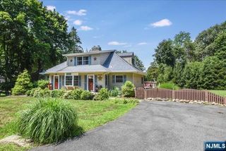 39 Circle Avenue, Wayne, NJ 07470