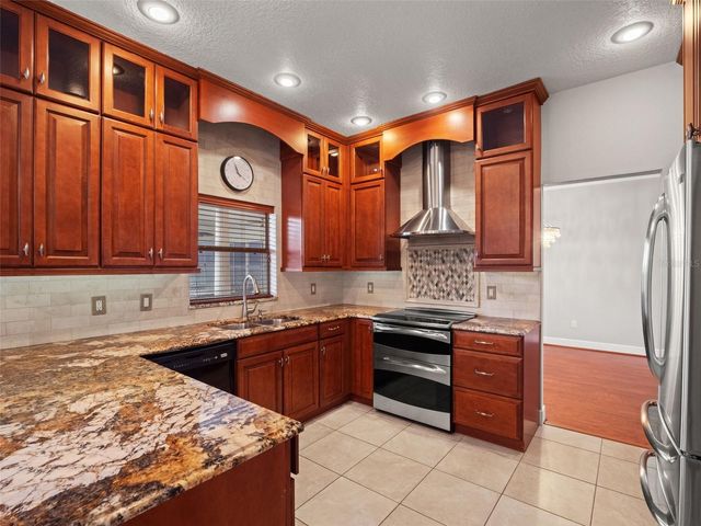 2394 HUNTINGDALE LANE, Oviedo, FL 32765