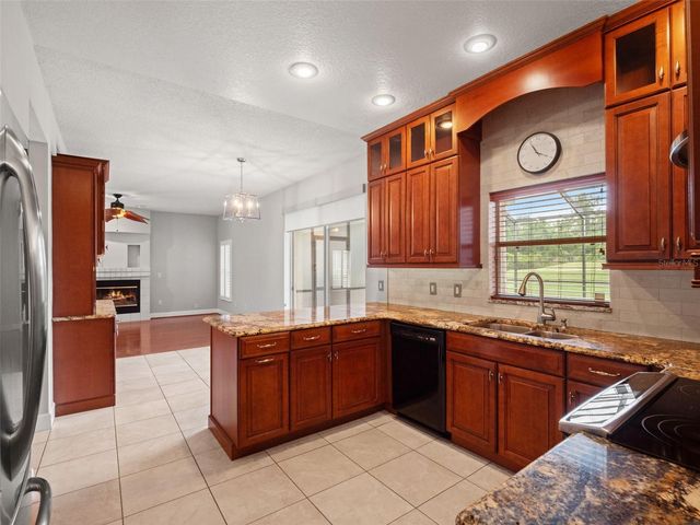 2394 HUNTINGDALE LANE, Oviedo, FL 32765