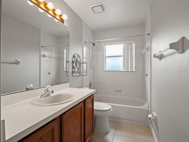 2394 HUNTINGDALE LANE, Oviedo, FL 32765