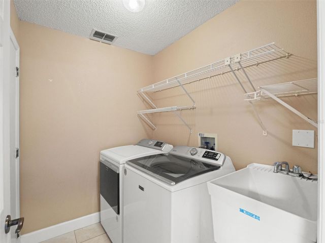 2394 HUNTINGDALE LANE, Oviedo, FL 32765