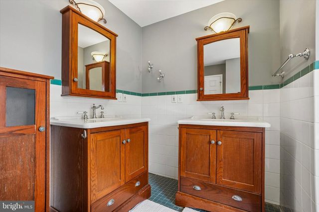 1103 COVENTRY RD, Cheltenham, PA 19012