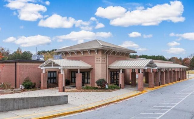 480 Jet Stream Dr, La Vergne, TN 37086