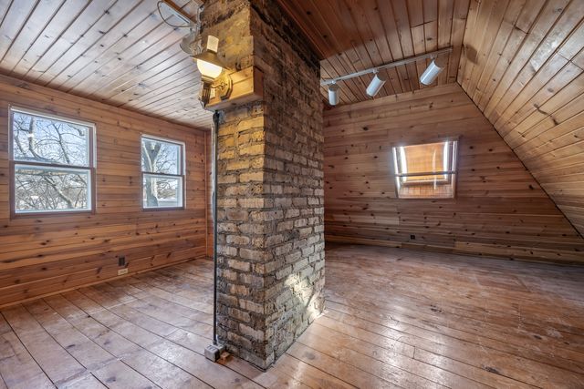 128 Lawndale Avenue, Wilmette, IL 60091