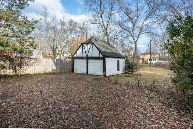 128 Lawndale Avenue, Wilmette, IL 60091