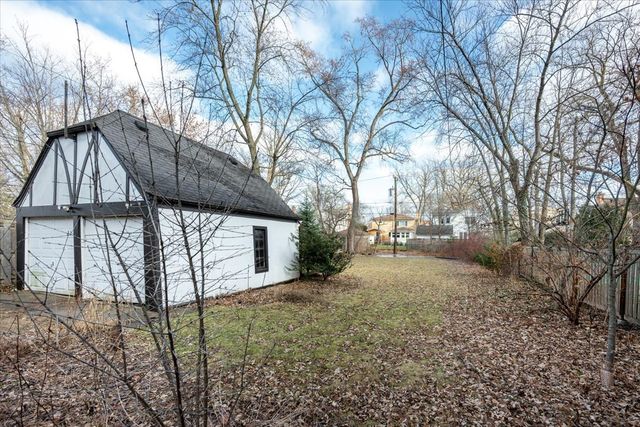 128 Lawndale Avenue, Wilmette, IL 60091