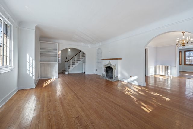 128 Lawndale Avenue, Wilmette, IL 60091