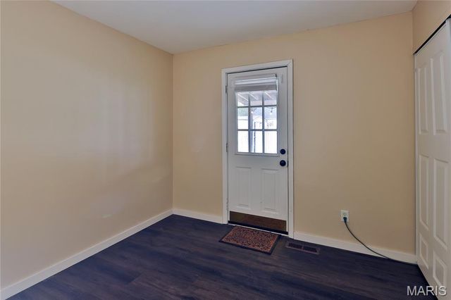 5 Bluegrass Lane, St Peters, MO 63376