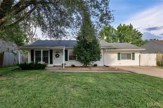 5 Bluegrass Lane, St Peters, MO 63376