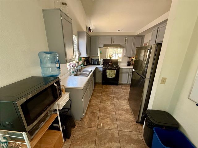 1708 Crystal Chimes Drive, Las Vegas, NV 89106