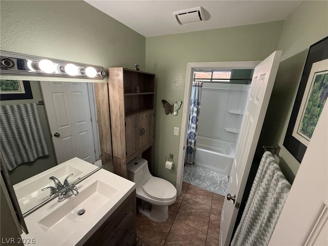 1708 Crystal Chimes Drive, Las Vegas, NV 89106
