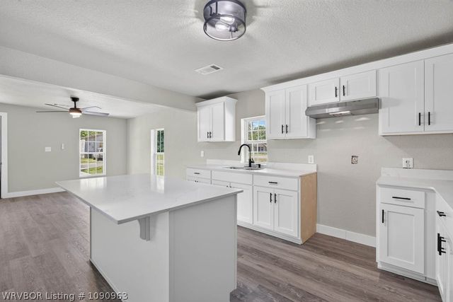 422 London Street, Alma, AR 72921