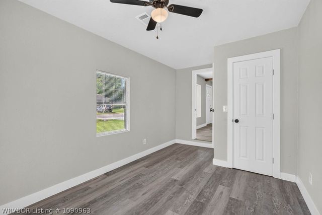 422 London Street, Alma, AR 72921