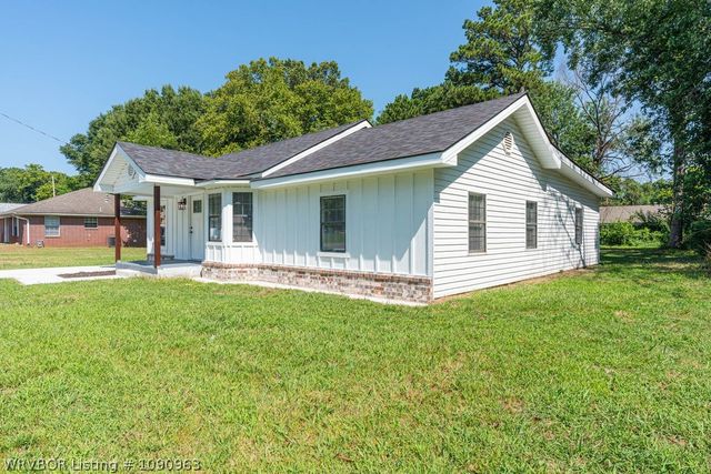 422 London Street, Alma, AR 72921