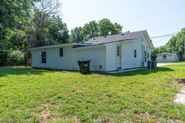 422 London Street, Alma, AR 72921