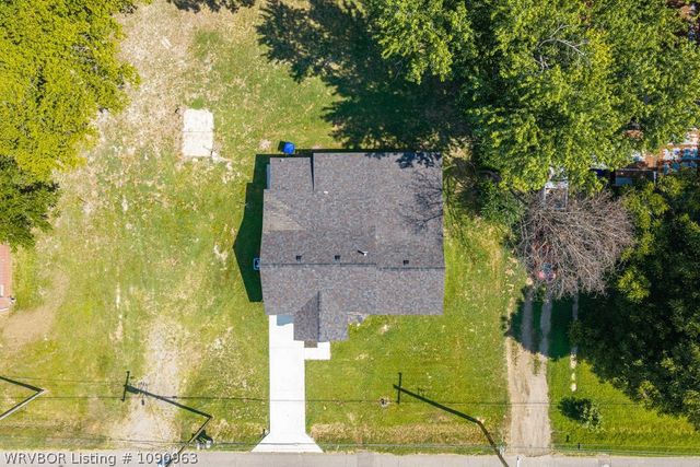 422 London Street, Alma, AR 72921