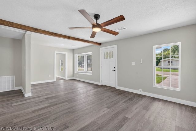 422 London Street, Alma, AR 72921