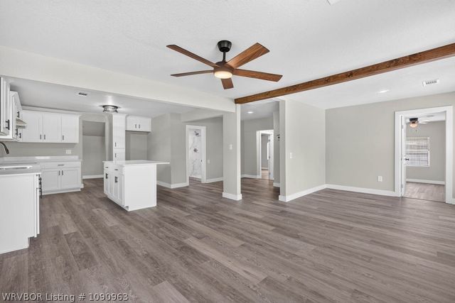 422 London Street, Alma, AR 72921