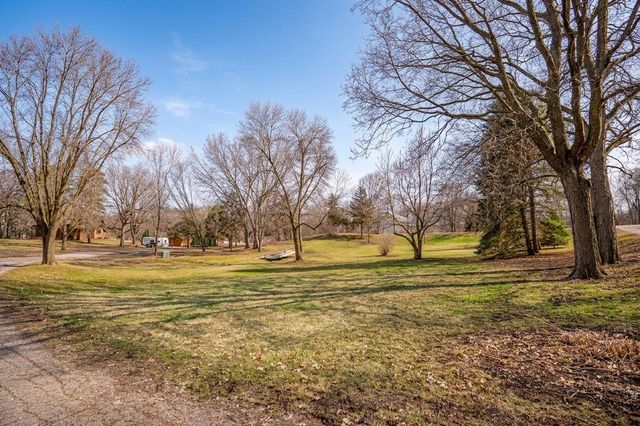 6401 24th Street NE, Willmar, MN 56201
